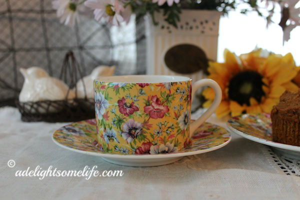 fall-morning-tea-Queens-Fine-Bone-china-Marguerete-daisy