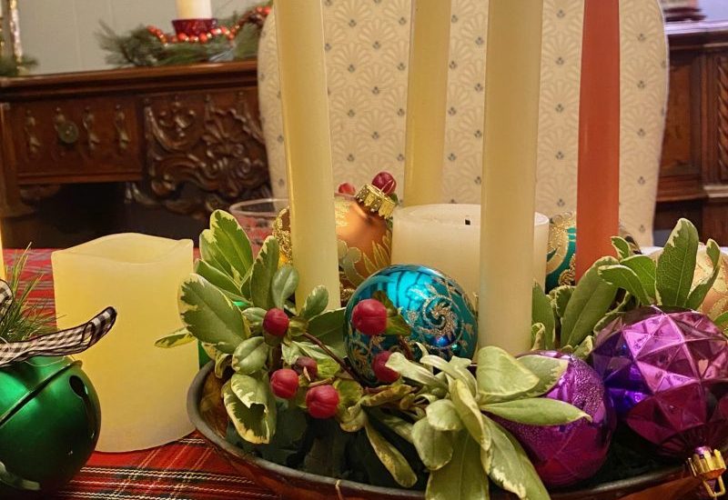 Advent Wreath with 3 white candles and 1 pink